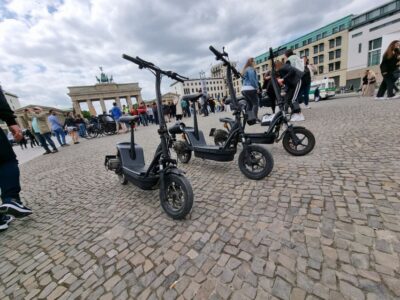 2-H Berlin: Top Sights Guided E-Scooter Tour