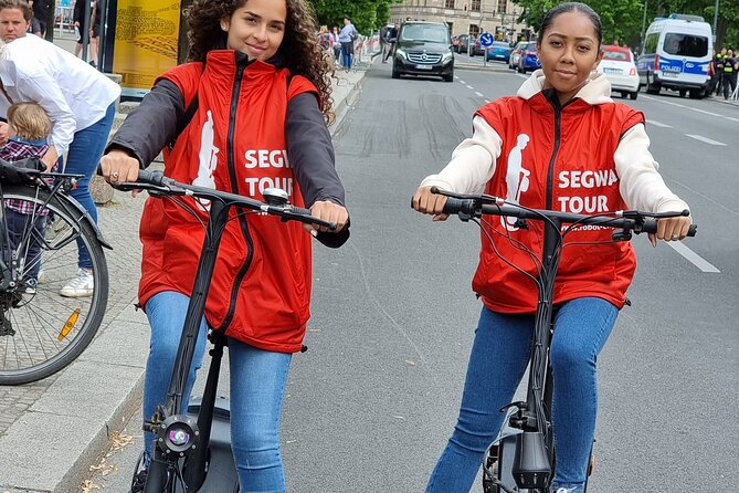 3-H E-scooter Sightseeing Tours in Berlin - Learning the Scrooser before setting off