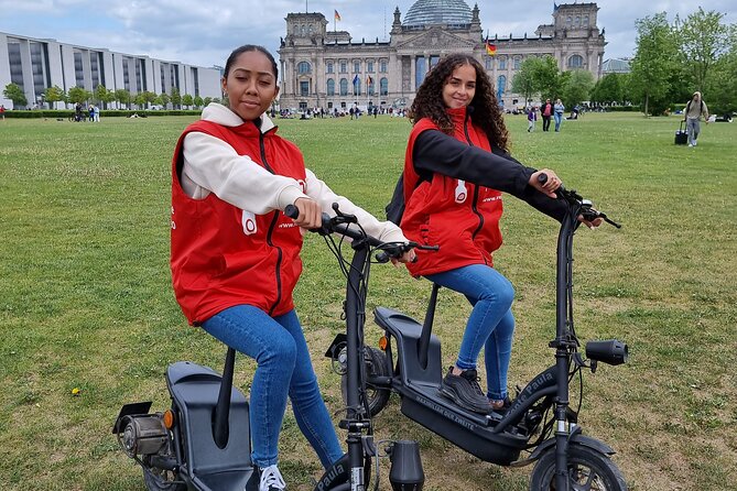 3-H E-scooter Sightseeing Tours in Berlin - Gendarmenmarkt and Berlin Palace