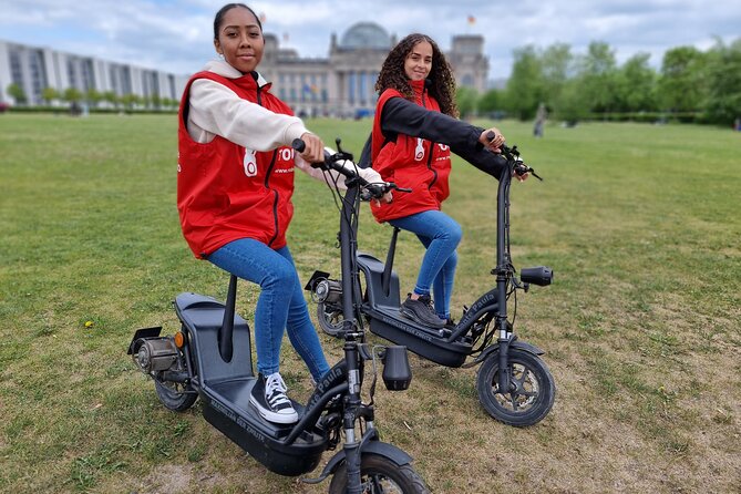 3-H E-scooter Sightseeing Tours in Berlin - The guide makes the difference