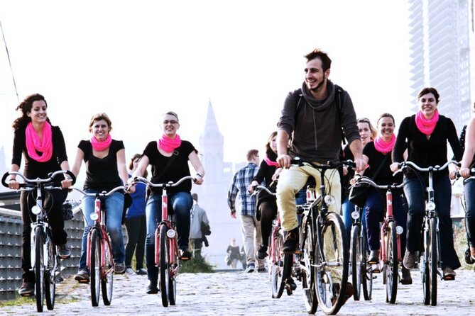 3-Hour Private Berlin Bike Tour: Vibes of Berlin - Landwehrkanal and the Turkish market days