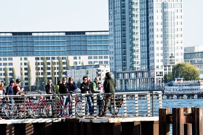 3-Hour Private Berlin Bike Tour: Vibes of Berlin - East Harbor and the Spree waterfront