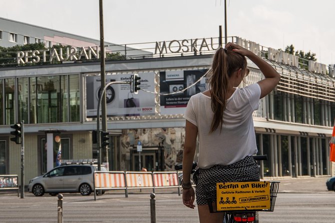 Alternative Berlin Bike Tour - Off the Beaten Tracks in Small Groups - Karl-Marx-Allee and the scale of East Berlin