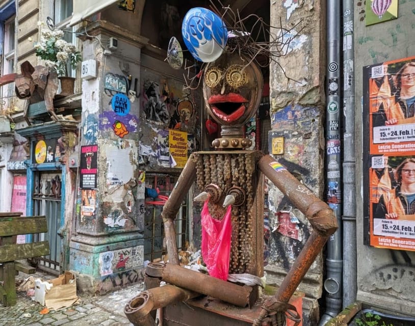Alternative Berlin / Street art tour - Private group - Starting at Warschauerstrasse and Revalerstrasse