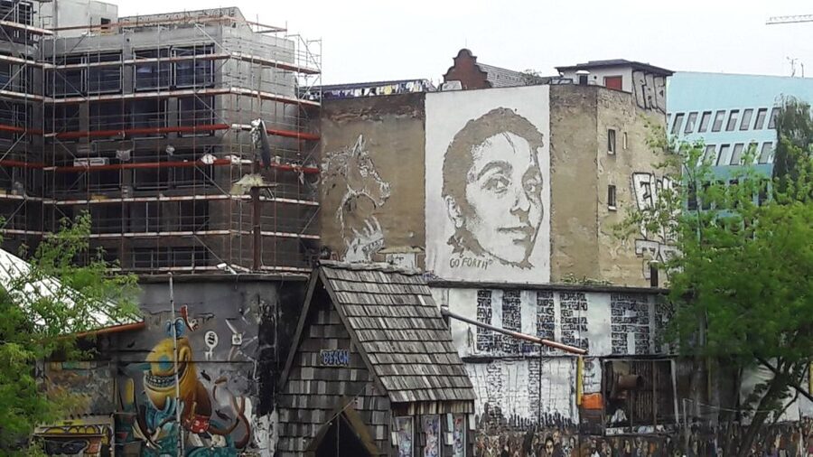 Alternative Berlin / Street art tour - Private group - What makes Adrian’s personal approach useful
