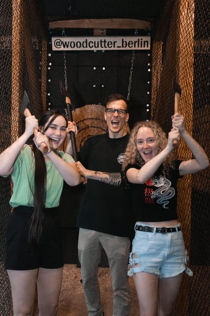 AXE THROWING EXPERIENCE IN BERLIN - Key points to know before you throw