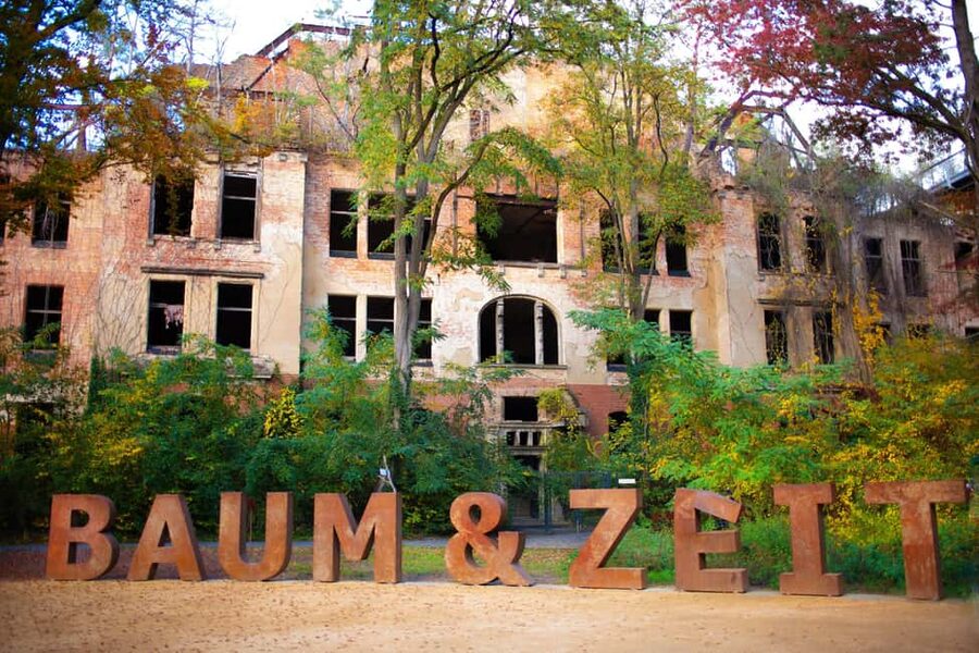 Beelitz-Heilstätten: Baum&Zeit Tree Top Walk Entry Ticket - Starting at the Beelitz-Heilstätten entrance
