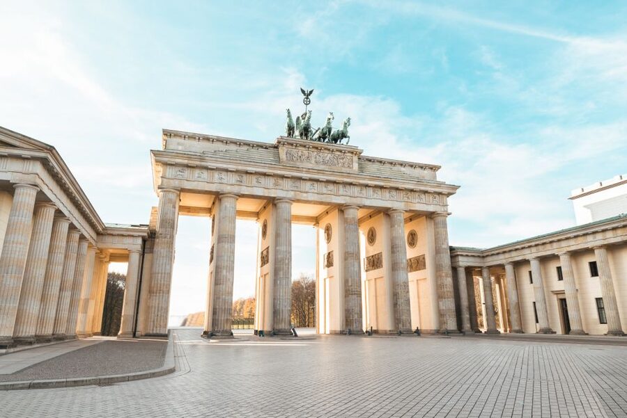 Berlin: 1-Hour Guided Tour of the Historic Center - Pariser Platz and the Grand Route Along Unter den Linden