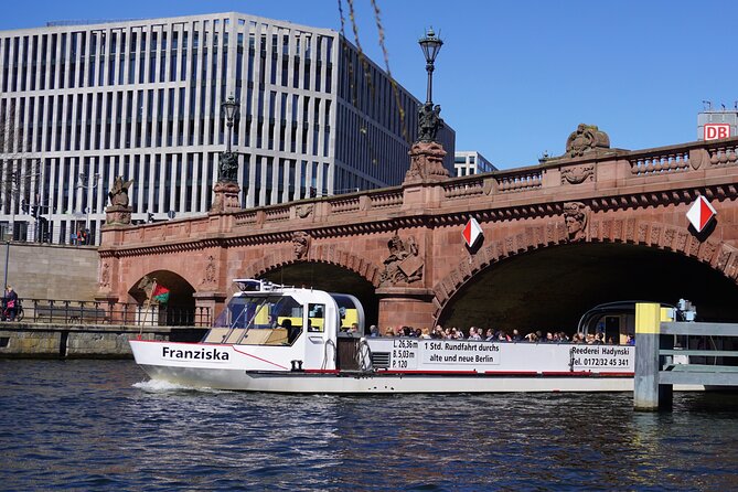 Berlin: 1-hr Boat Tour with Bilingual Live Guide (DE/EN) - Timing, boarding, and how to get the best seat