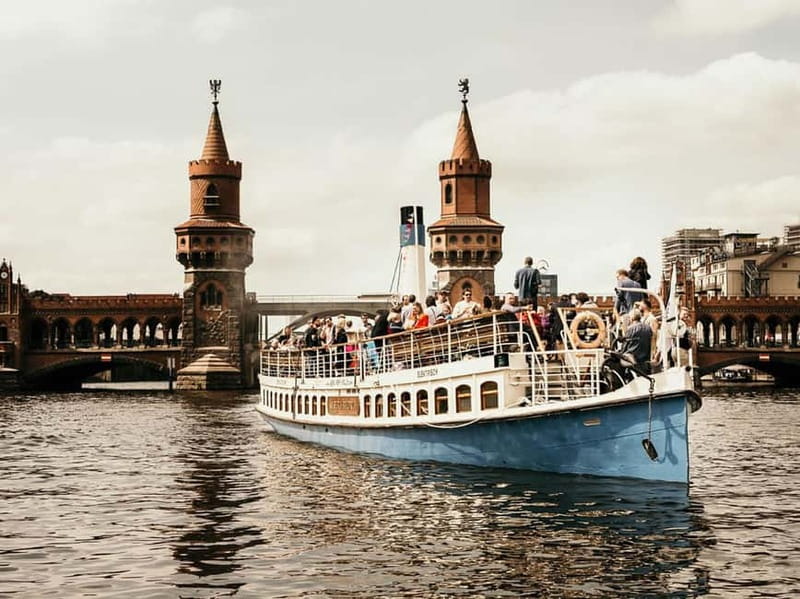 Berlin: 2.5-Hour Beer & Sunset Sightseeing Boat Cruise - Key points to know before boarding