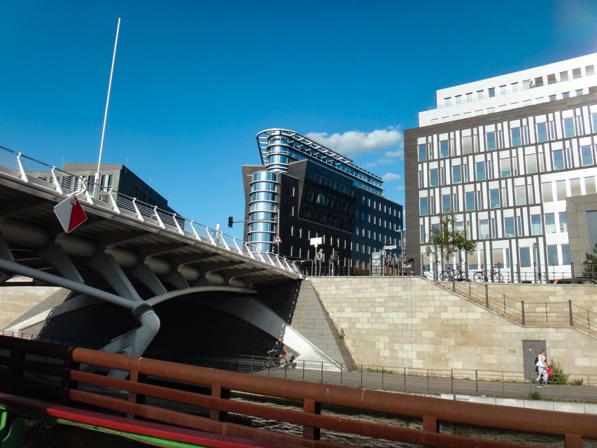 Berlin: 2.5-Hour East Side Boat Cruise with Commentary - Nikolaiviertel and the center from the Spree