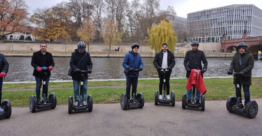 Berlin: 2-H VIP Private Guided Segway Tour - From the Reichstag to the Brandenburg Gate