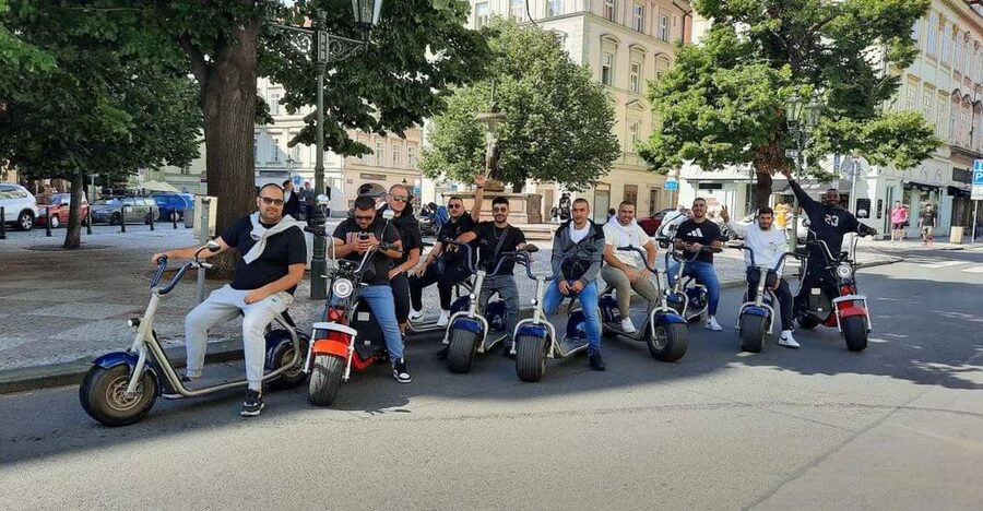 Berlin: 2-Hour City Guided Tour on a Fat Scooter - What the guide adds