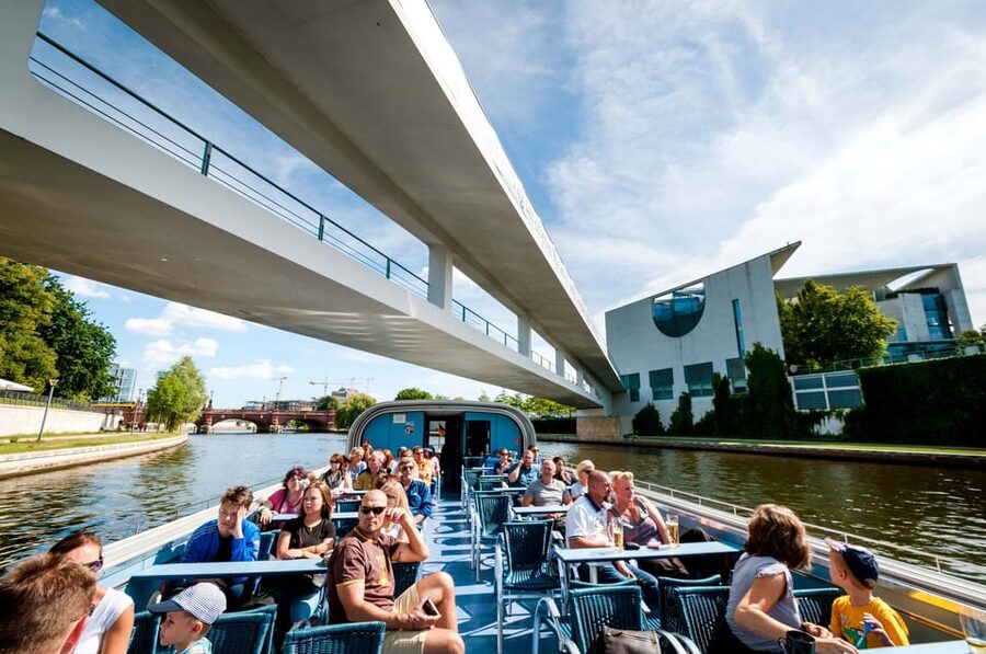 Berlin: 3.25-Hour Spree & Landwehrkanal Boat Tour - The Landwehr Canal and its 40-plus bridges