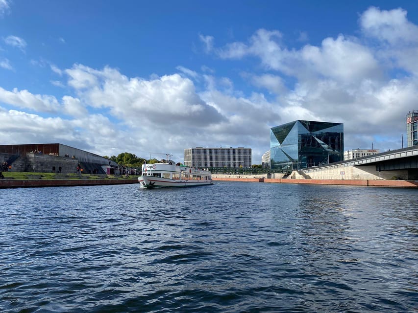 Berlin: 3.5-Hour Sightseeing Cruise on the Spree River - Museum Island, Berlin Cathedral, and the Humboldt Forum