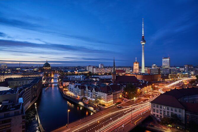 Berlin 3-Course Dinner Cruise - The First Hour: Prosecco, Potato Salad, and Berlin from the River