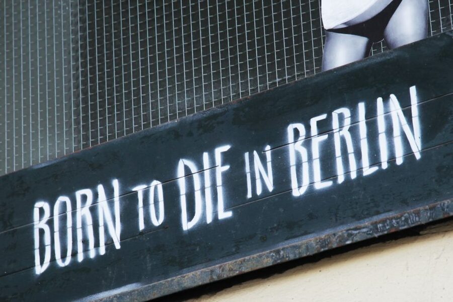 Berlin: 3-Hour Street Art Tour - The middle stretch: finding art away from the obvious route