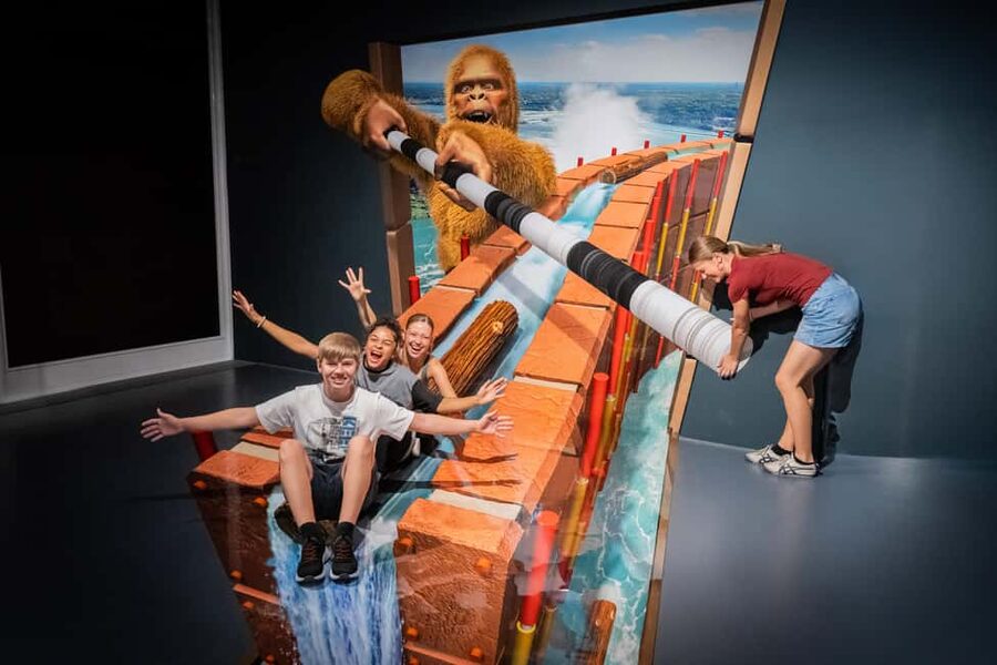 Berlin: 3D TrickArt Museum - Tickets - Entering the ASTER 3D TrickArt Museum