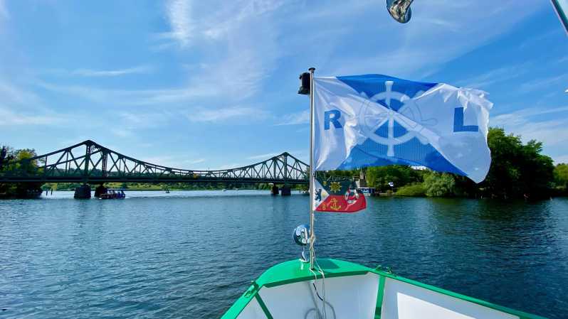 Berlin: 7 Lakes Boat Tour through the Havel Landscape - Imchen Island and Kladow from the water