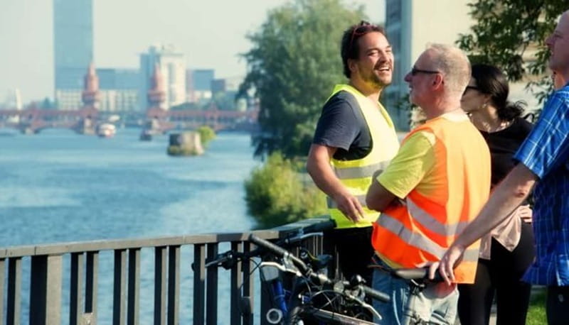 Berlin: Alternative Berlin Bike Tour - Along the Spree and Landwehr Canal
