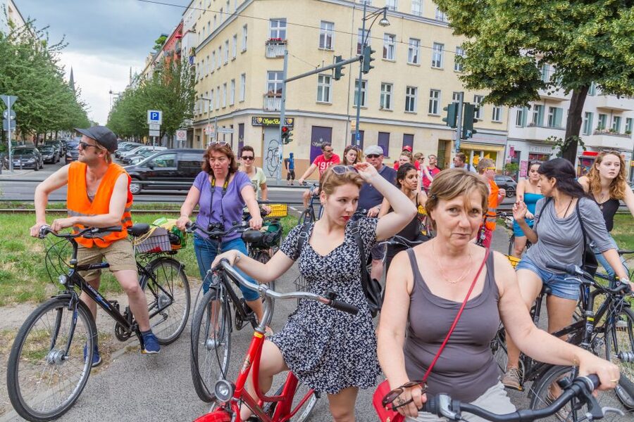 Berlin: Alternative Bike Tour of Kreuzberg & Friedrichshain - Bikes, traffic, and practical comfort