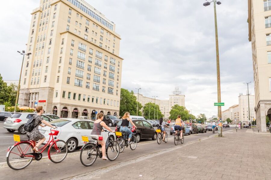 Berlin: Alternative Bike Tour of Kreuzberg & Friedrichshain - Boxhagener Platz and RAW Tempel