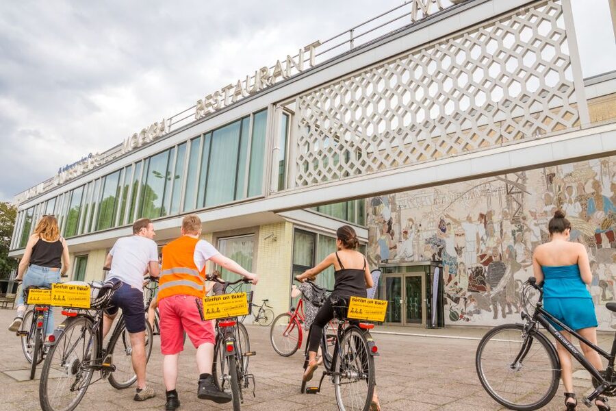 Berlin: Alternative Bike Tour of Kreuzberg & Friedrichshain - Back courtyards, parks, and the River Spree