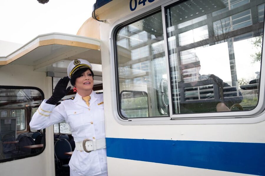 Berlin: Audrey Ahoi! Spree cruise with drag queen (HOL) - Museum Island, Nefertiti, and the Nikolai Quarter