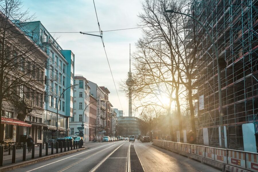 Berlin: Backyards of Berlin 2-Hour Tour - What the private format changes