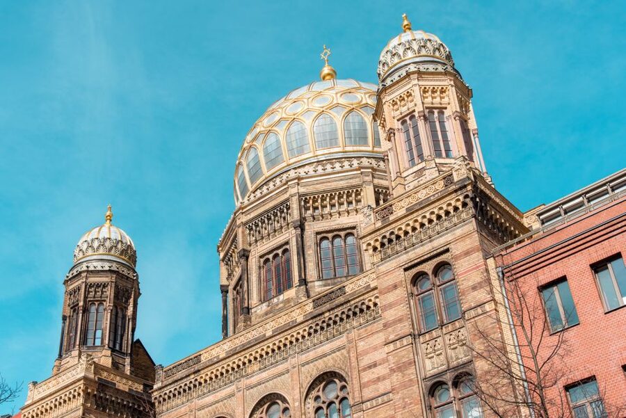 Berlin: Backyards of Berlin 2-Hour Tour - Should you book the Backyards of Berlin tour?
