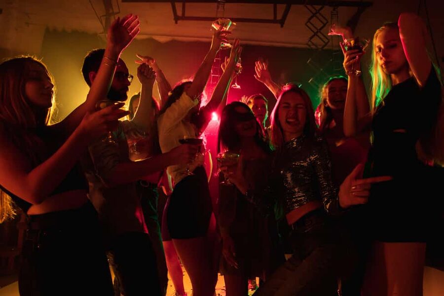 Berlin: Bar & Party Tour with Free Shots & VIP Club Access - How to make the six hours work for you