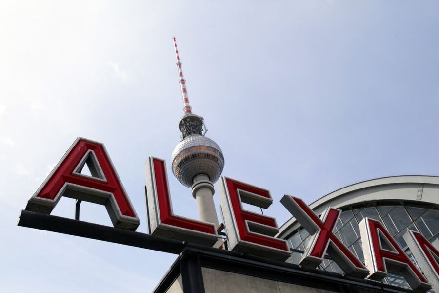 Berlin: Berlin Wall and the Cold War Walking Tour - What kind of visitor will enjoy this walk?