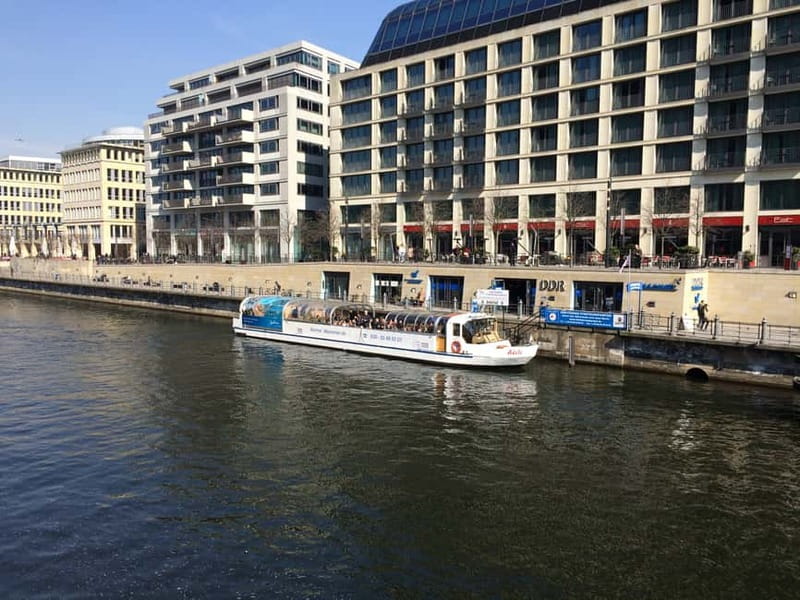 Berlin: Boat Sightseeing Cruise with Audioguide - Why a Spree cruise is a smart first look at Berlin