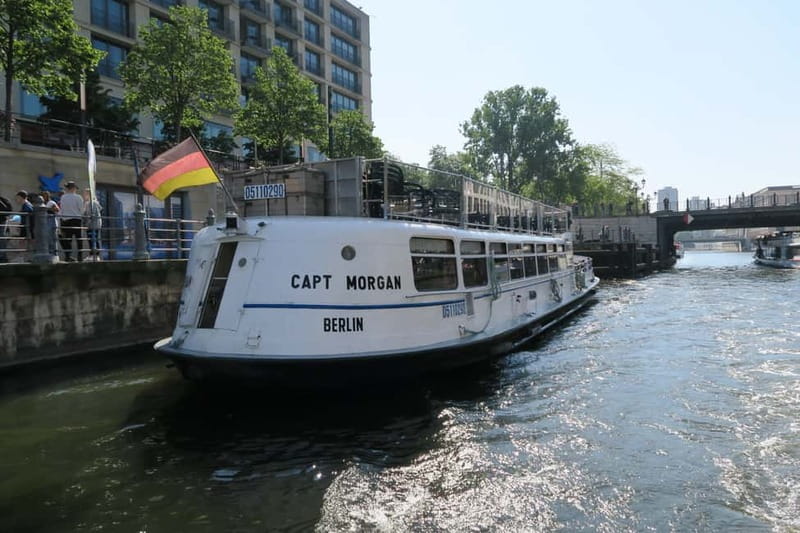 Berlin: Boat Sightseeing Cruise with Audioguide - Inside the boat: simple comfort, not luxury