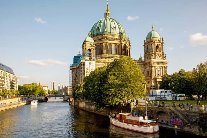 Berlin: Boat Sightseeing Tour on Electric Motor Yacht - Key points to know before you book