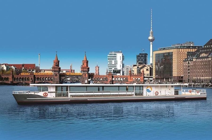 Berlin Boat Tour | Sunset Tour with Solar Ship | Sightseeing Spree - Starting beneath Oberbaumbrücke