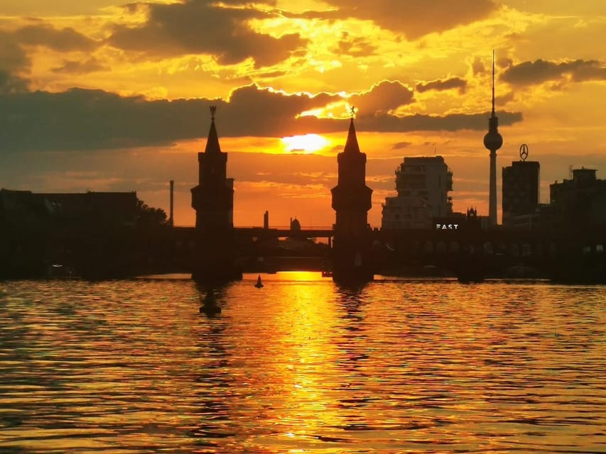 Berlin Boat Tour | Sunset Tour with Solar Ship | Sightseeing Spree - Passing the East Side Gallery by water