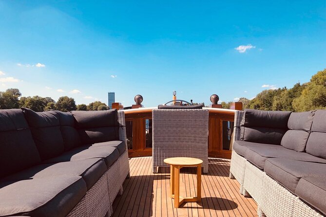 Berlin Boot Sightseeing Tour on Electric Private Yacht - The Fitzgerald: Vintage Style With an Electric Motor