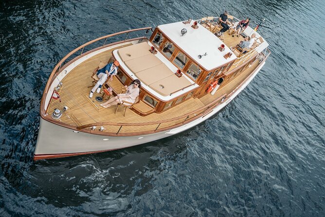 Berlin Boot Sightseeing Tour on Electric Private Yacht - The Victory Column From the Water