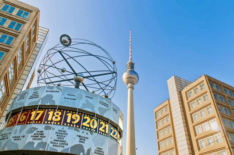 Berlin: City Center Walking Tour - Nikolaiviertel and the older Berlin beside the Spree