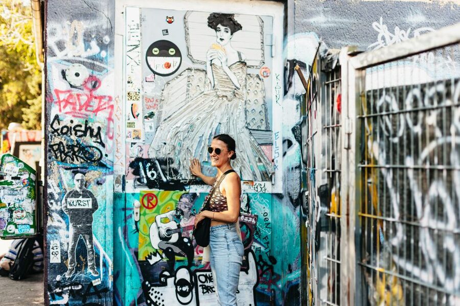 Berlin: City Street Art Guided Walking Tour - Meeting at Smack Burger