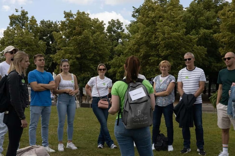 Berlin: City tour - Best of Berlin - Unter den Linden toward Museum Island