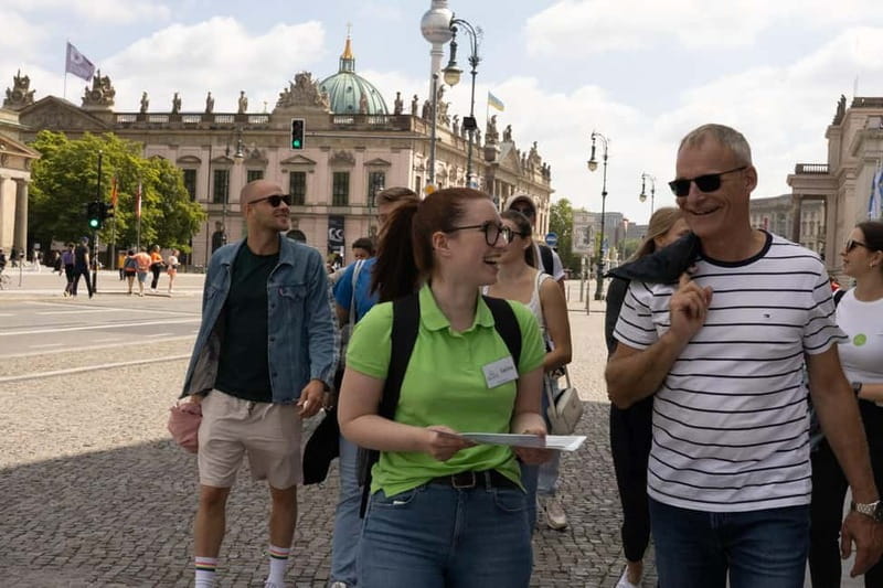 Berlin: City tour - Best of Berlin - The TV Tower and Marx-Engels-Forum finish