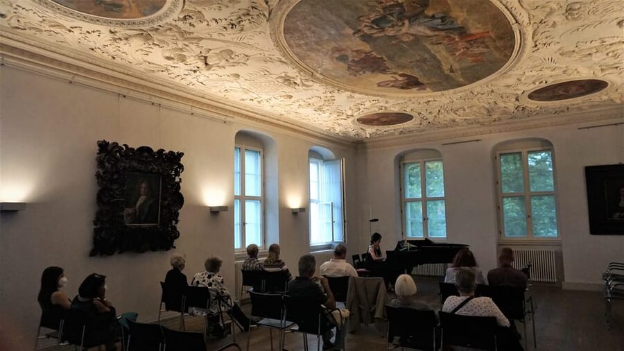 Berlin: Classical concerts in Köpenick Palace - Aurora Hall - April brings unusual combinations and two piano programs