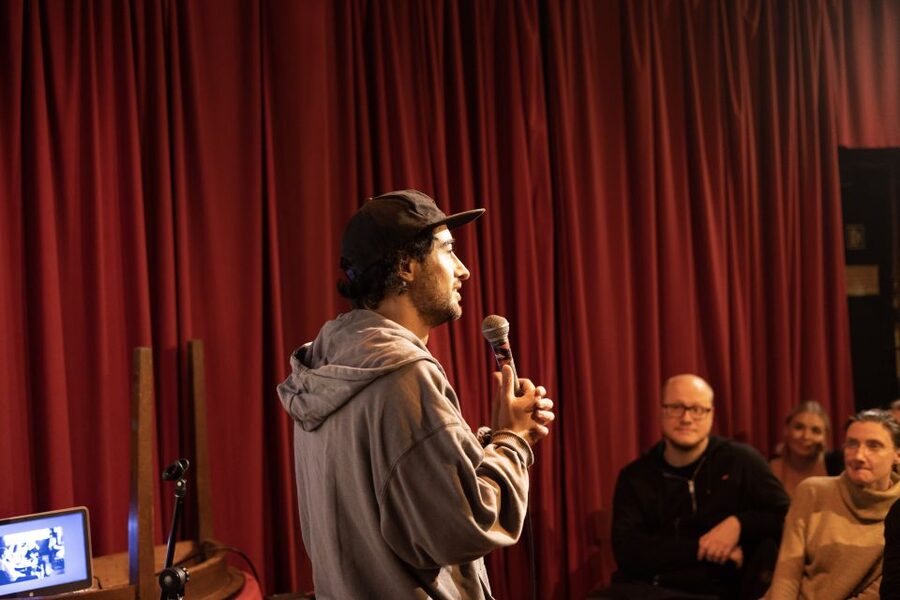 Berlin: Culture Shock Comedy Show - The free shot and the bar atmosphere