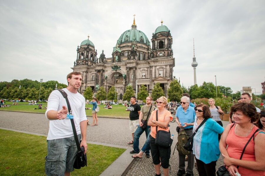 Berlin: Discover Berlin Walking Tour - What the guides do best