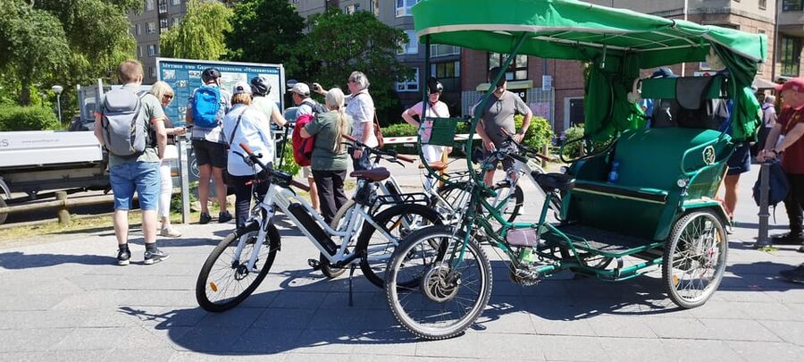 Berlin (E)Bike Tour Historical Highlights in Small groups - Starting near Rosenthaler Platz