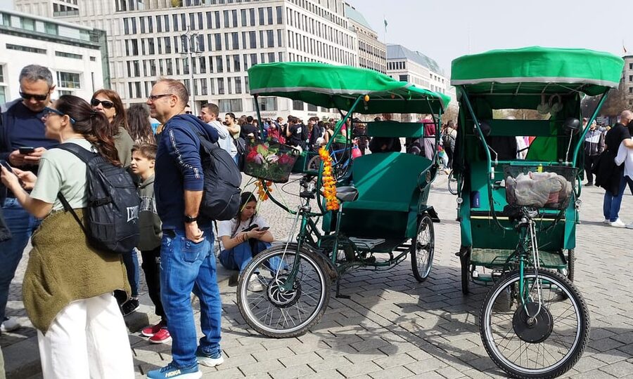 Berlin (E)Bike Tour Historical Highlights in Small groups - Price, value, and possible problems