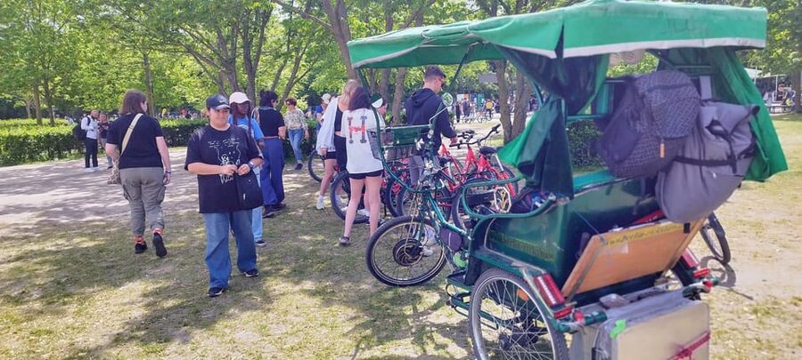 Berlin (E)Bike Tour Historical Highlights in Small groups - Choosing an e-bike or rickshaw