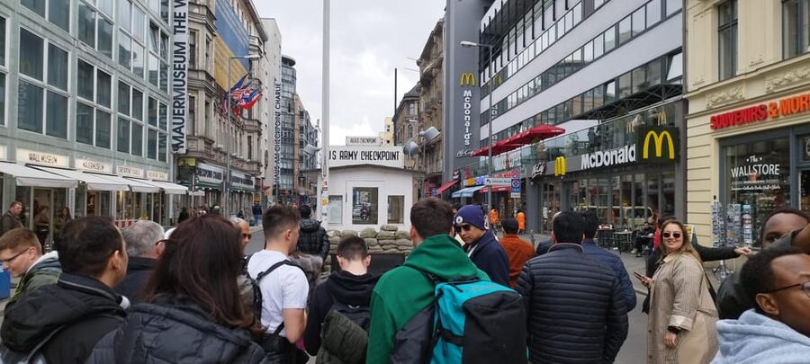 Berlin (E)Bike Tour Historical Highlights in Small groups - Checkpoint Charlie and Hitler’s bunker